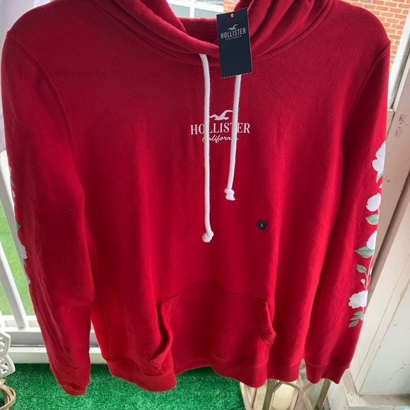 Hollister-Brand New red - Picture 3 of 3